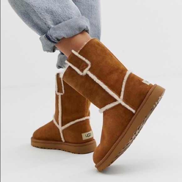 UGG Shoes - UGG Classic Short Spill Seam Boot size 8